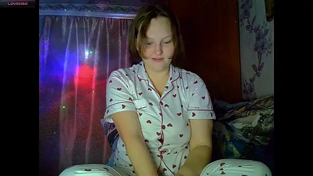 Snapshot of Aria__Dark chatting on 10-17-25, 08:33 Aria  Dark online show from 10-17-25, 08:33