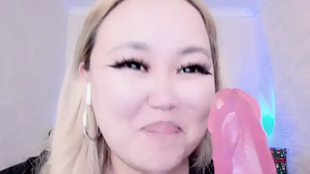 Snapshot of amelia_sunlight chatting on 12-24-24, 02:43 amelia sunlight online show from 12-24-24, 02:43