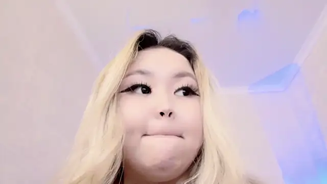 Snapshot of amelia_sunlight chatting on 02-27-25, 03:47 amelia sunlight online show from 02-27-25, 03:47