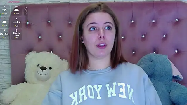 SophiaStarr online show from 12-16-25, 08:47