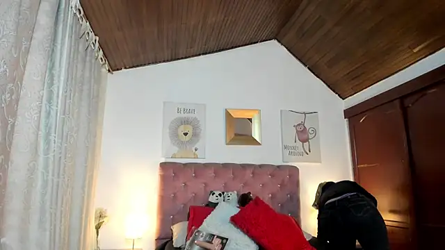 CelessteRedds online show from 04-17-26, 11:46