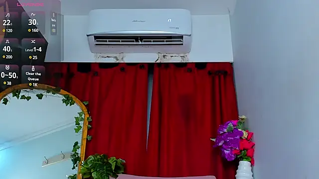 Snapshot of Ladanny_ chatting on 12-10-24, 05:28 Ladanny online show from 12-10-24, 05:28