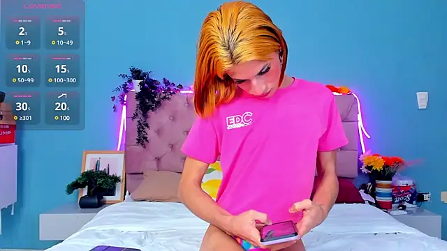 Snapshot of Ladanny_ chatting on 12-15-24, 12:49 Ladanny online show from 12-15-24, 12:49