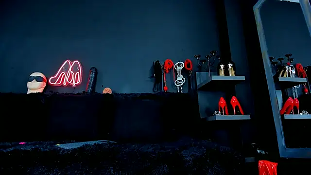 Snapshot of DelaneyStone chatting on 09-18-25, 03:03 DelaneyStone online show from 09-18-25, 03:03