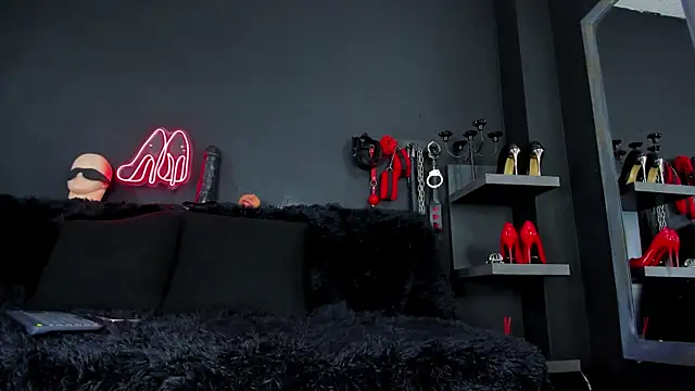 Snapshot of DelaneyStone chatting on 10-07-25, 09:01 DelaneyStone online show from 10-07-25, 09:01