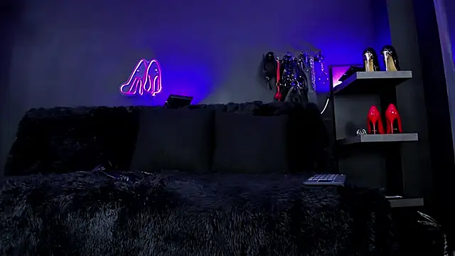 Snapshot of DelaneyStone chatting on 11-04-25, 12:21 DelaneyStone online show from 11-04-25, 12:21