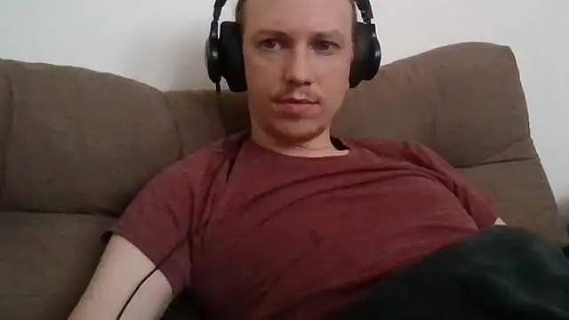 Snapshot of BigMarcCGN chatting on 10-01-25, 08:20 BigMarcCGN online show from 10-01-25, 08:20