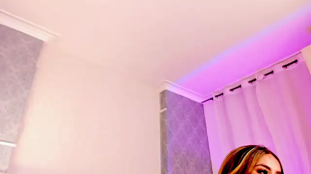 Snapshot of Mistyca chatting on 02-14-25, 05:36 Mistyca online show from 02-14-25, 05:36