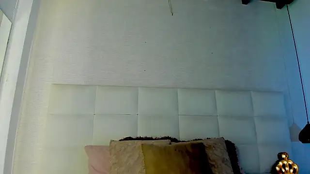 Snapshot of Mistyca chatting on 03-18-25, 11:41 Mistyca online show from 03-18-25, 11:41