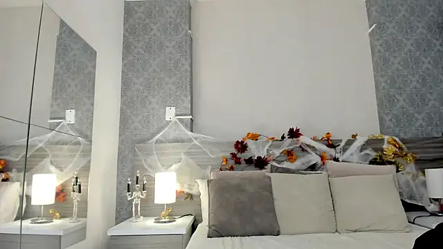 Snapshot of Mistyca chatting on 10-28-25, 10:52 Mistyca online show from 10-28-25, 10:52