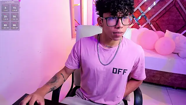 AkazaBoy  online show from 03-17-25, 04:08