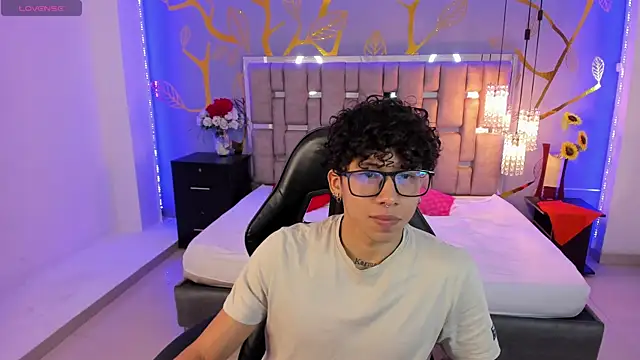 AkazaBoy  online show from 03-19-25, 04:14