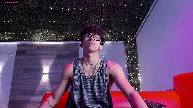 AkazaBoy  online show from 03-22-25, 04:35