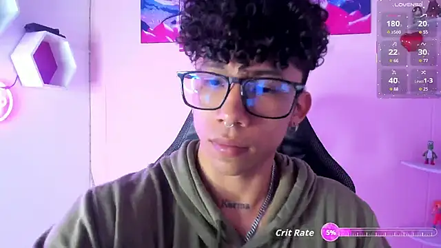 AkazaBoy  online show from 09-19-25, 04:36