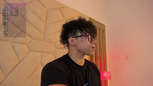 AkazaBoy  online show from 11-06-25, 04:46