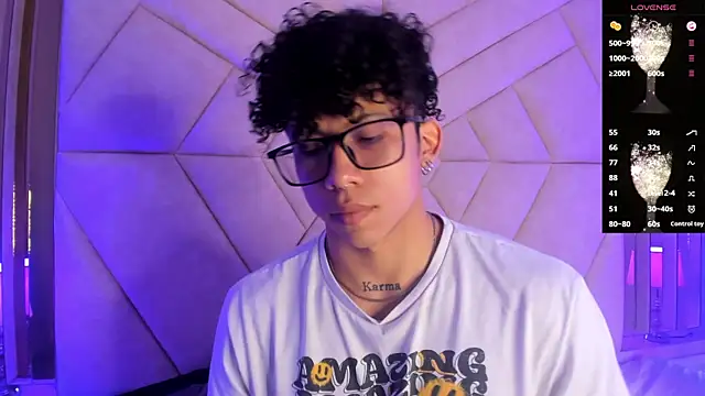 AkazaBoy  online show from 11-30-25, 08:57