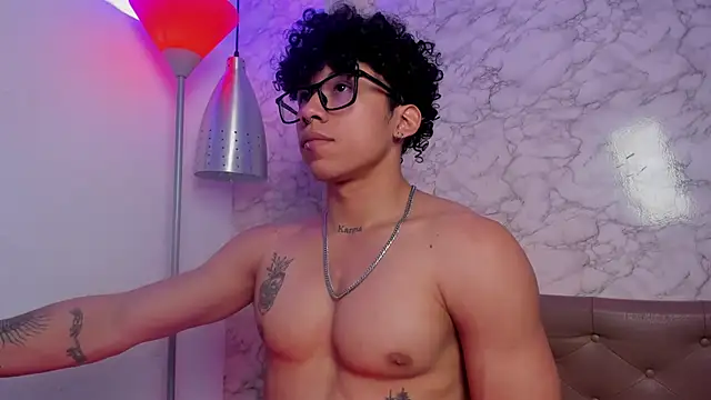 Snapshot of AkazaBoy_ chatting on 01-08-26, 06:26 AkazaBoy online show from 01-08-26, 06:26