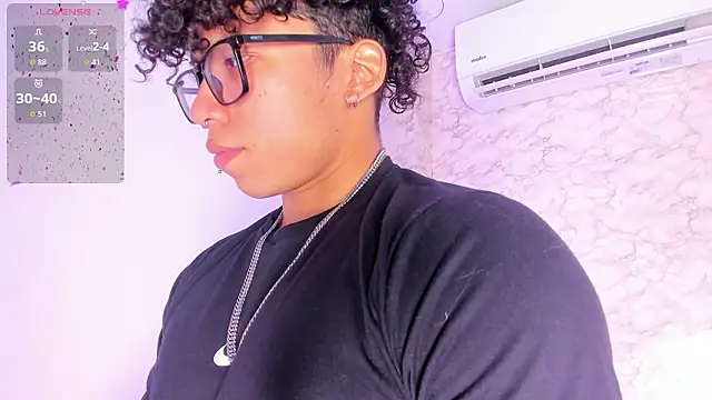 Snapshot of AkazaBoy_ chatting on 02-19-26, 04:52 AkazaBoy online show from 02-19-26, 04:52