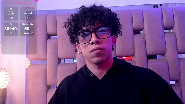 AkazaBoy  online show from 04-07-26, 04:02