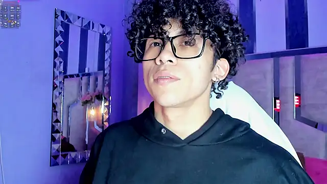 AkazaBoy  online show from 05-19-26, 05:03