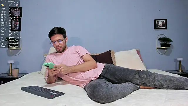 ETHAN ADAM online show from 01-03-25, 11:23