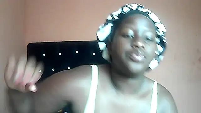 Snapshot of MelaninBear chatting on 12-22-24, 01:33 MelaninBear online show from 12-22-24, 01:33