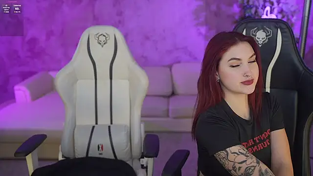 Magnetic Mia  online show from 03-11-25, 07:36