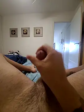 Snapshot of omarito100 chatting on 10-05-25, 01:09 omarito100 online show from 10-05-25, 01:09