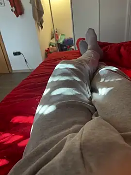 Snapshot of daubine46 chatting on 03-17-26, 03:04 daubine46 online show from 03-17-26, 03:04