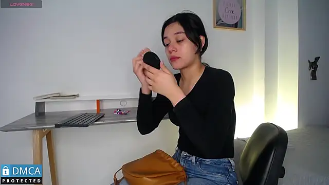Snapshot of floriamANDjazmin chatting on 02-28-25, 03:04 floriamANDjazmin online show from 02-28-25, 03:04