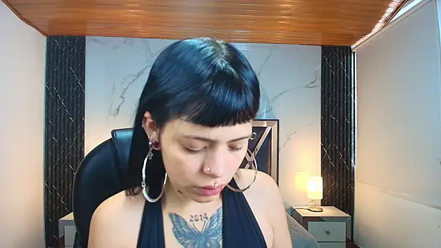AuroraDiaz online show from 05-25-26, 11:49