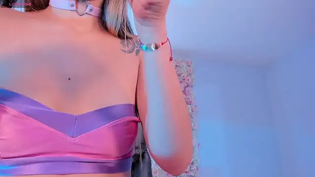 Snapshot of TaraLawrence chatting on 01-21-25, 03:59 TaraLawrence online show from 01-21-25, 03:59