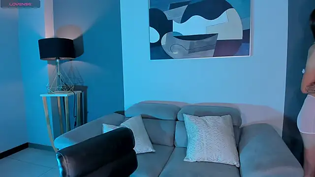 Snapshot of TaraLawrence chatting on 10-05-25, 11:46 TaraLawrence online show from 10-05-25, 11:46