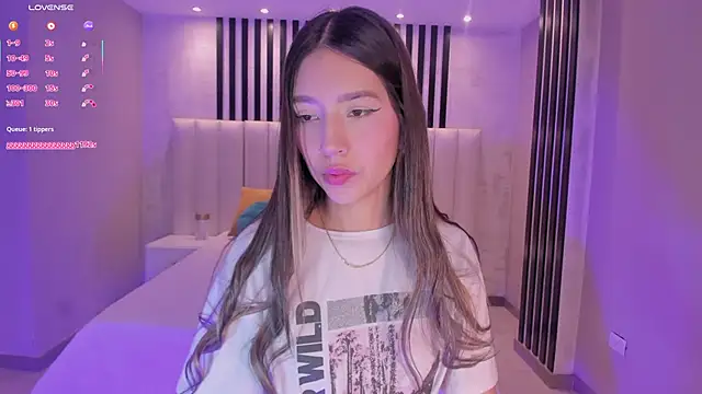 Snapshot of TaraLawrence chatting on 11-30-25, 05:00 TaraLawrence online show from 11-30-25, 05:00