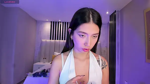 Snapshot of TaraLawrence chatting on 12-02-25, 02:50 TaraLawrence online show from 12-02-25, 02:50