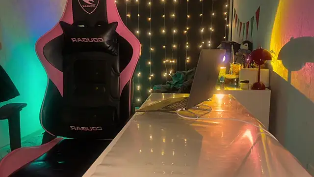 misswishh  online show from 04-11-26, 07:40