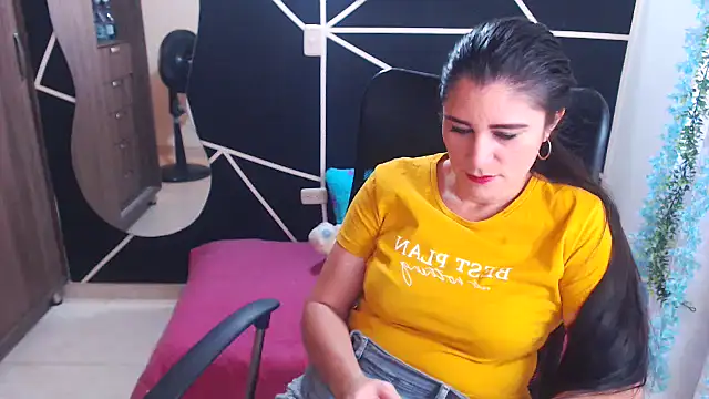 LUCY LI online show from 01-17-25, 07:16