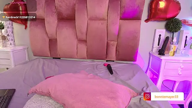 Snapshot of SweetBonniie chatting on 02-19-25, 05:16 SweetBonniie online show from 02-19-25, 05:16