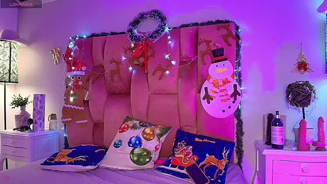 Snapshot of SweetBonniie chatting on 11-19-25, 11:43 SweetBonniie online show from 11-19-25, 11:43