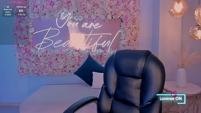 Snapshot of MaddisonLowe chatting on 11-11-25, 05:07 MaddisonLowe online show from 11-11-25, 05:07