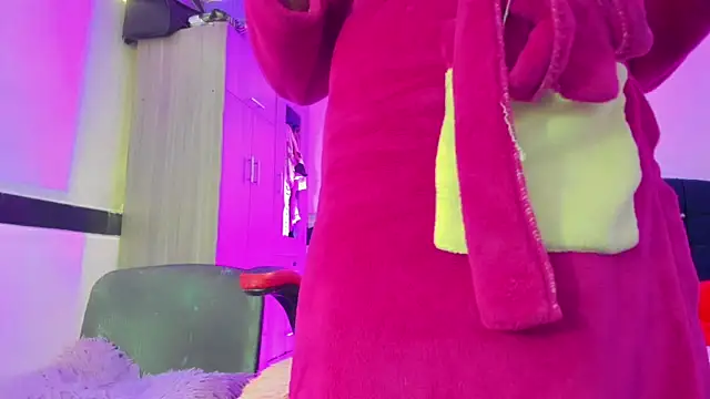 Hellen moons   online show from 04-07-26, 07:03