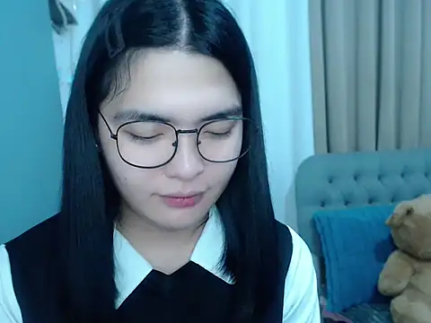 zhaviahale21 online show from 10-14-25, 06:14