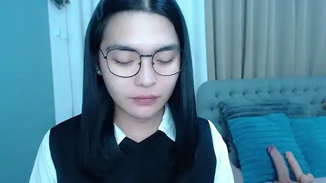 Snapshot of zhaviahale21 chatting on 10-26-25, 05:08 zhaviahale21 online show from 10-26-25, 05:08