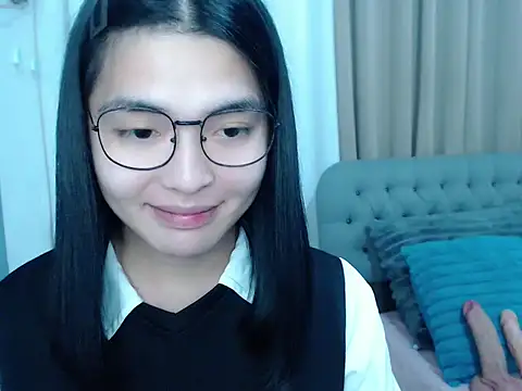 Snapshot of zhaviahale21 chatting on 10-28-25, 02:53 zhaviahale21 online show from 10-28-25, 02:53