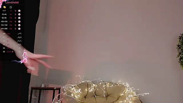 Lili Roze  online show from 01-08-25, 09:12