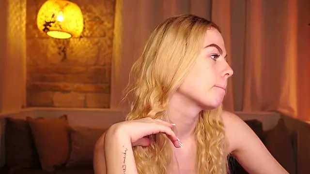 sn0w barbie online show from 11-18-25, 09:25