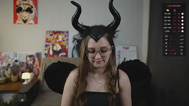 Snapshot of Miatiny chatting on 11-06-25, 03:02 Miatiny online show from 11-06-25, 03:02