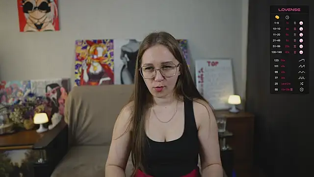 Snapshot of Miatiny chatting on 11-10-25, 05:23 Miatiny online show from 11-10-25, 05:23