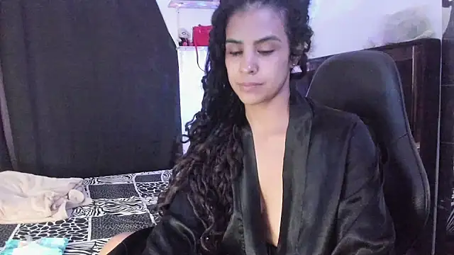Snapshot of Moon_Sammy chatting on 06-18-26, 01:15 Moon Sammy online show from 06-18-26, 01:15
