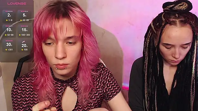 Snapshot of Robin_yourss chatting on 11-27-25, 02:08 Robin yourss online show from 11-27-25, 02:08